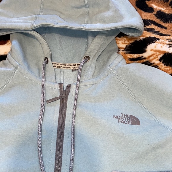 3/$30 The North Face Sweater - Picture 8 of 10